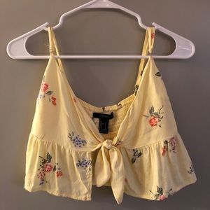 Pretty floral top! Only worn once